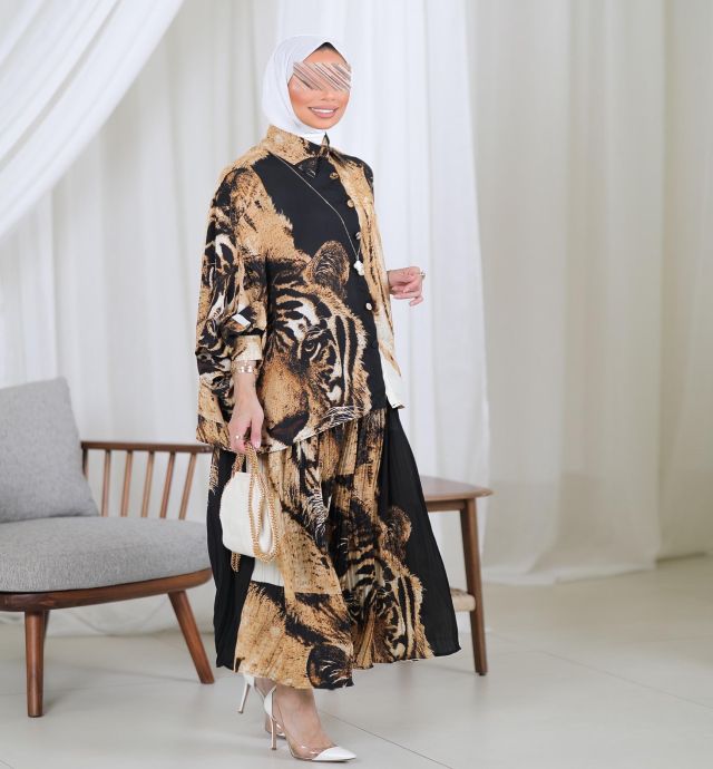 Suit women